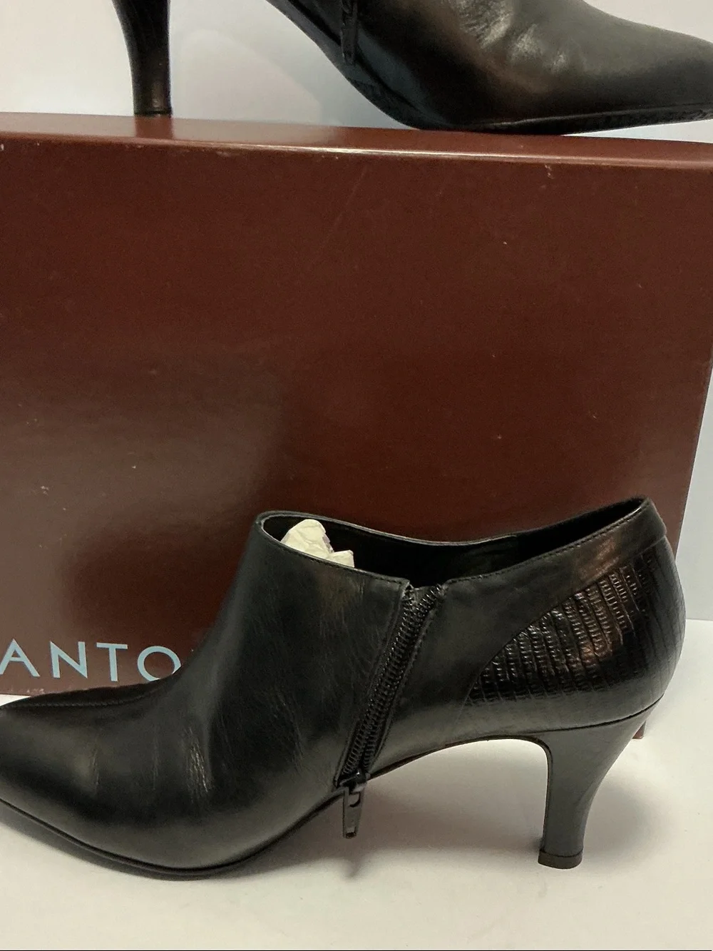 ANTONIO MELANI sleek black